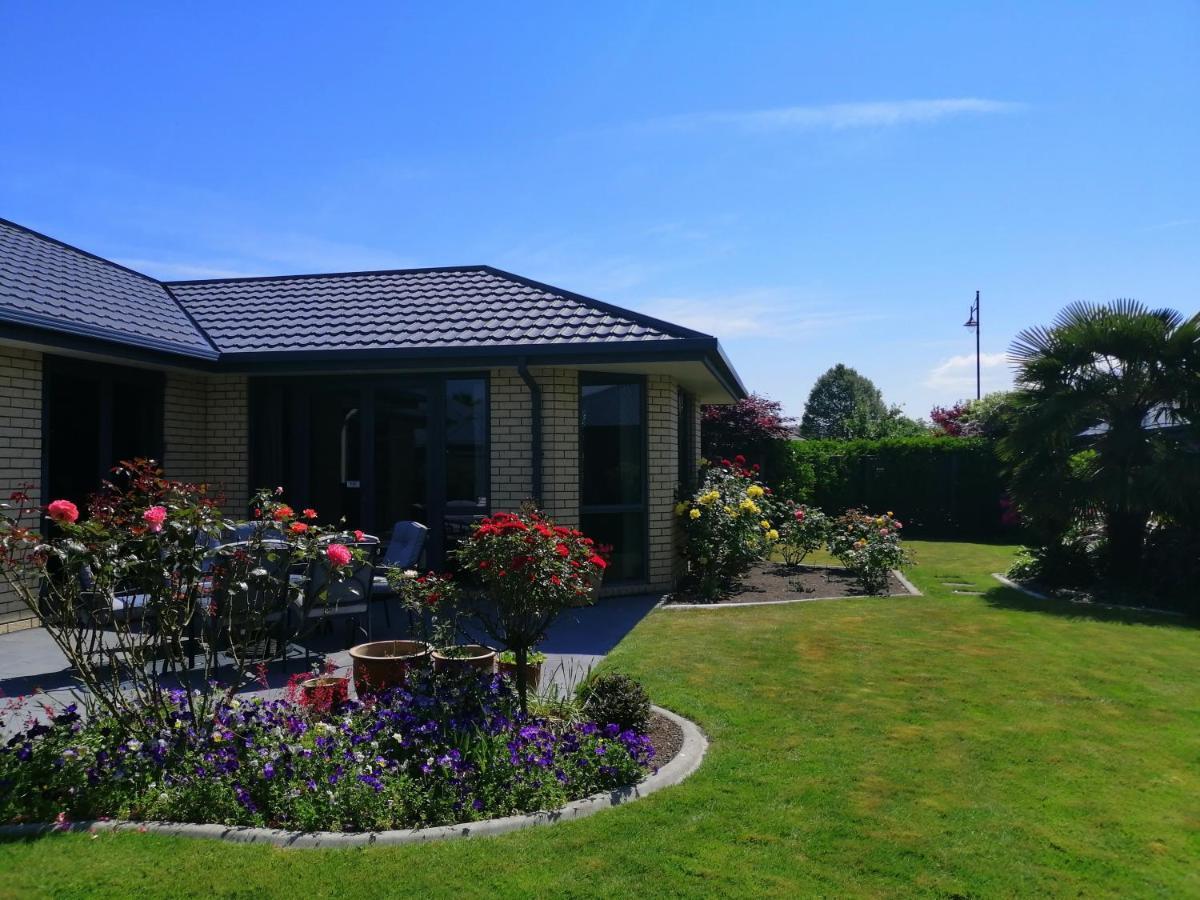 Perfect Home, Stunning Gardens - Aidanfield Gardens Bellissimo Christchurch Exterior foto
